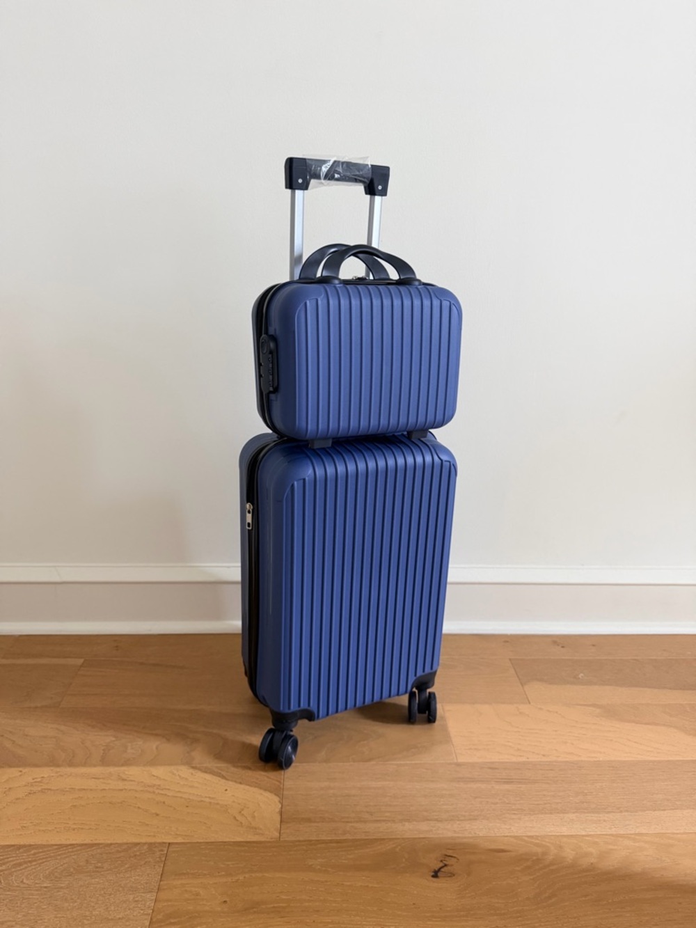 2-Piece Carry On Luggage Set 20” Rolling Suitcase + 14” Makeup Bag TSA Lock